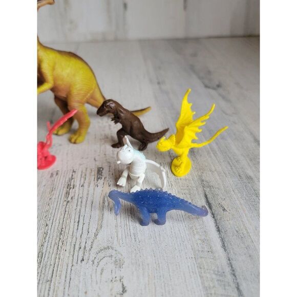 Variety dinosaur play set T-Rex Broncosaurus toy figure - Picture 5 of 7